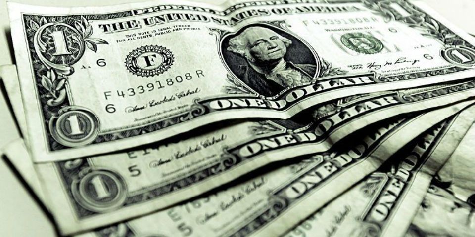 Dólar cerró en 18.25 pesos