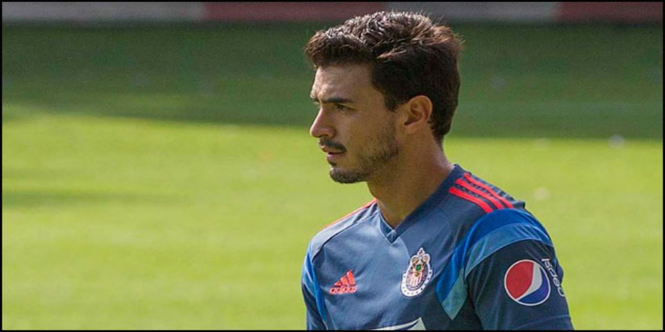 Operan con éxito a Alanís