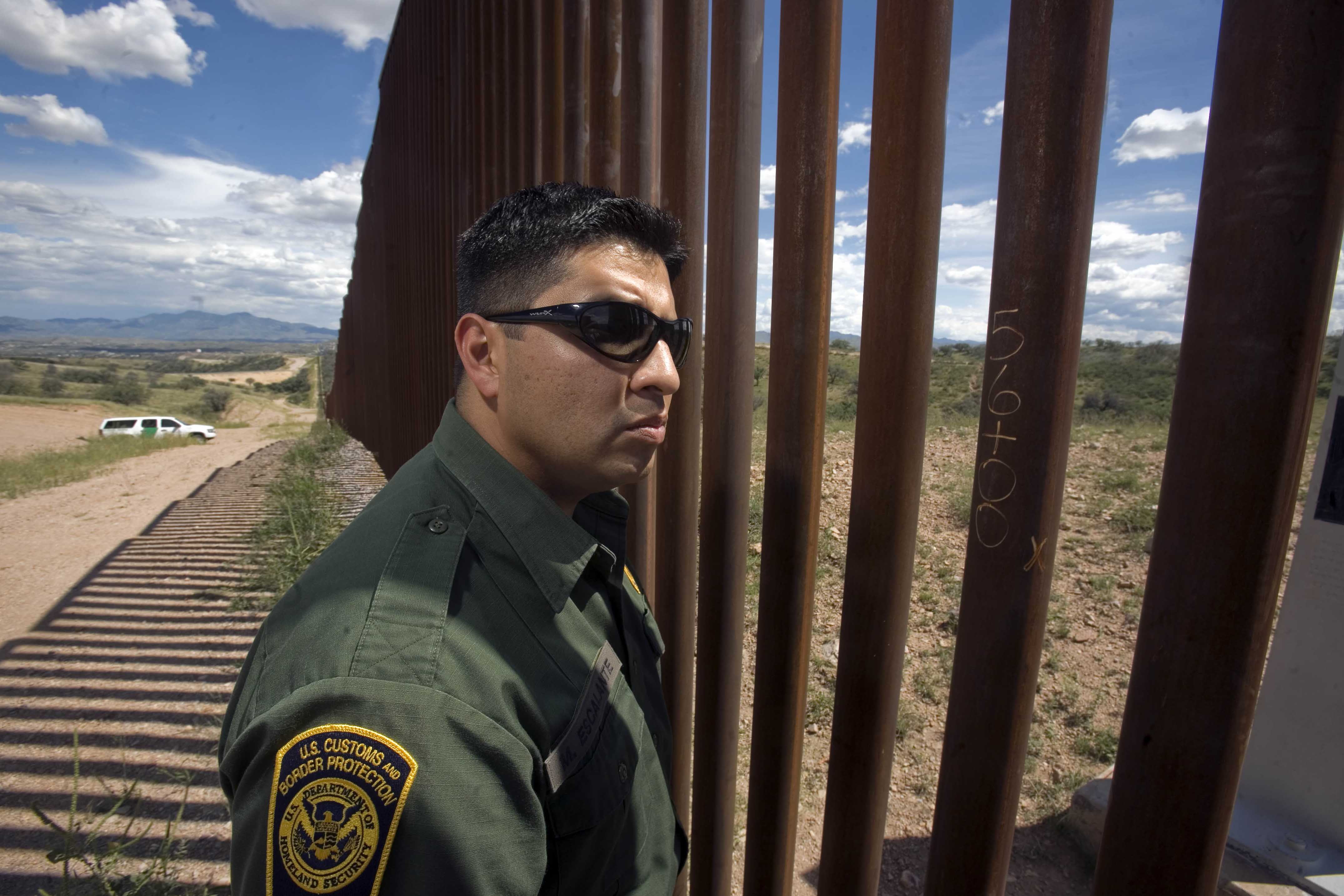 Video: patrulla fronteriza detiene a mexicana en EE.UU.