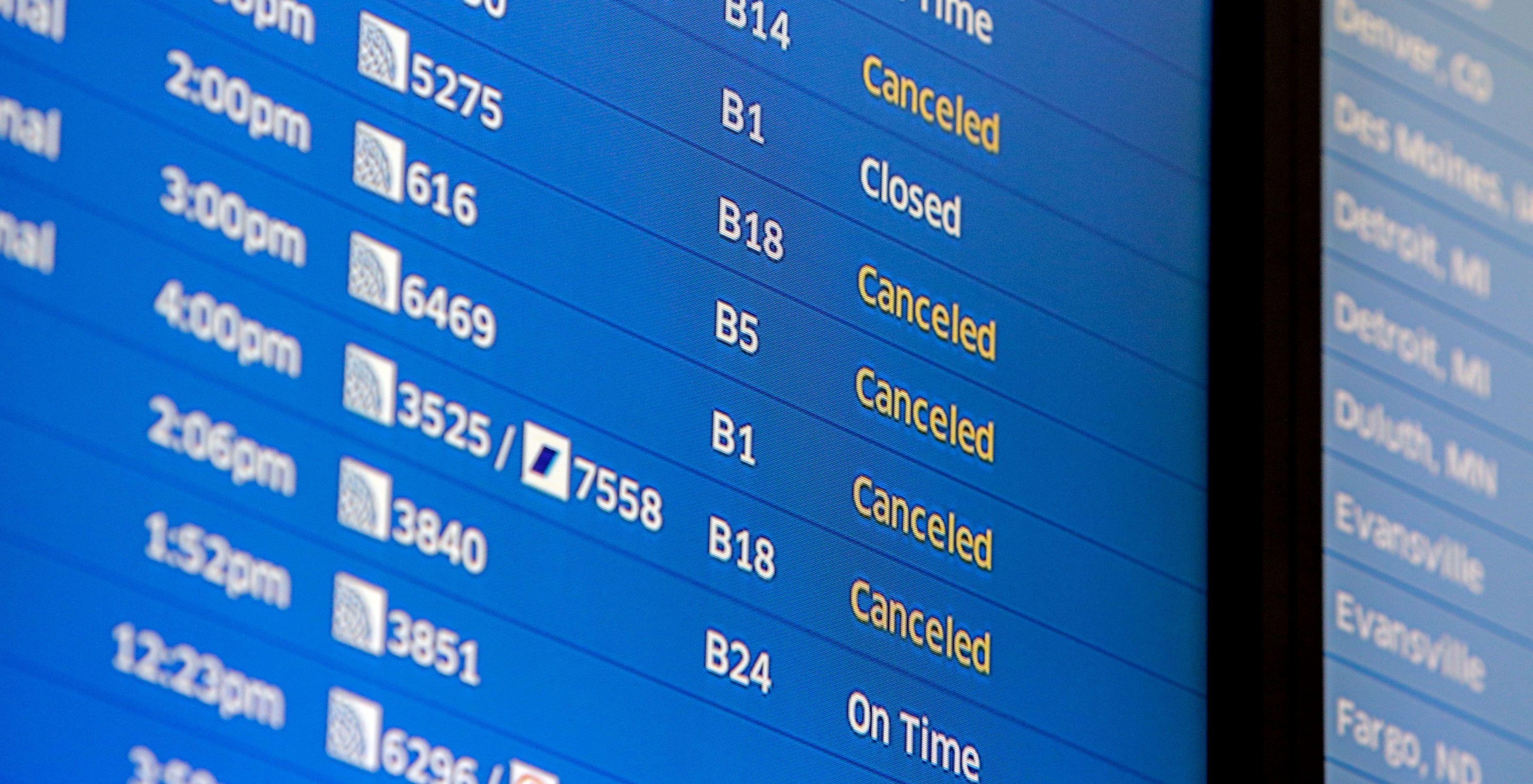 Suspenden más vuelos por tormenta invernal Jonas