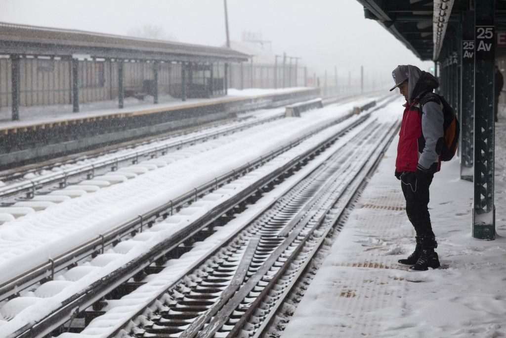 Jonas, la segunda peor nevada en la historia de Nueva York - SOP-AP-SPANA-SPANWEA-_Cast-1-1024x683