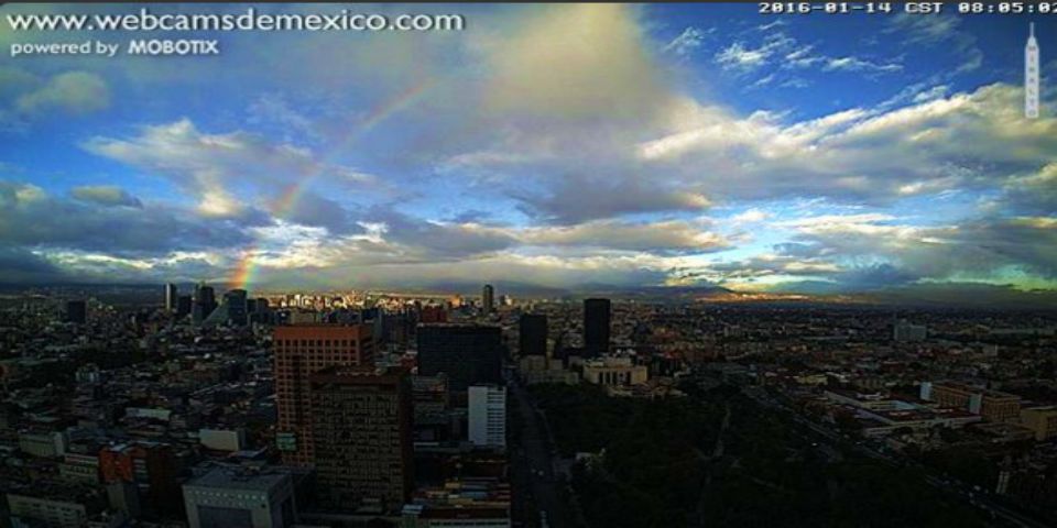 Aparece arcoíris en el Valle de México