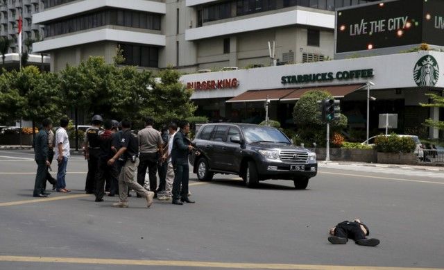 Ataque atribuido al EI deja siete muertos en Yakarta - Screenshot_218