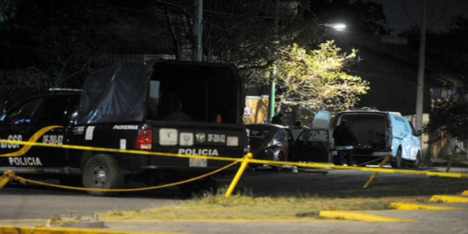 Policía muere al intentar detener a asaltantes en Tlalpan Policía muere al intentar detener a asaltantes en Tlalpan