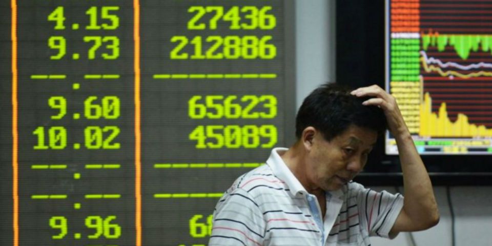 Acumula bolsa de Shanghái baja de 48.6 por ciento desde junio pasado Acumula bolsa de Shanghái baja de 48.6 por ciento desde junio pasado