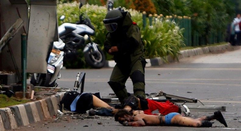 Ataque atribuido al EI deja siete muertos en Yakarta - Screenshot_810