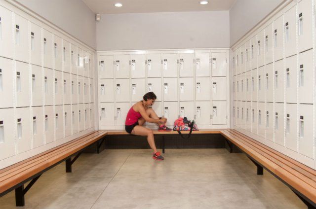 Las reglas de etiqueta en el gimnasio - Vestidor-gimnasio