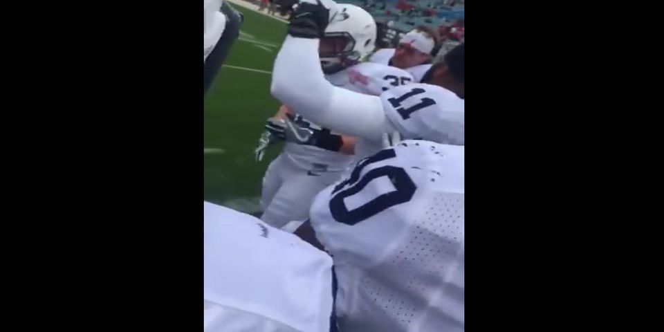 Video: jugador colegial se abre la cabeza cuando motiva a su equipo