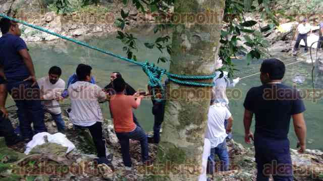 Desbarranca autobús en Veracruz: 20 muertos - atoyac2