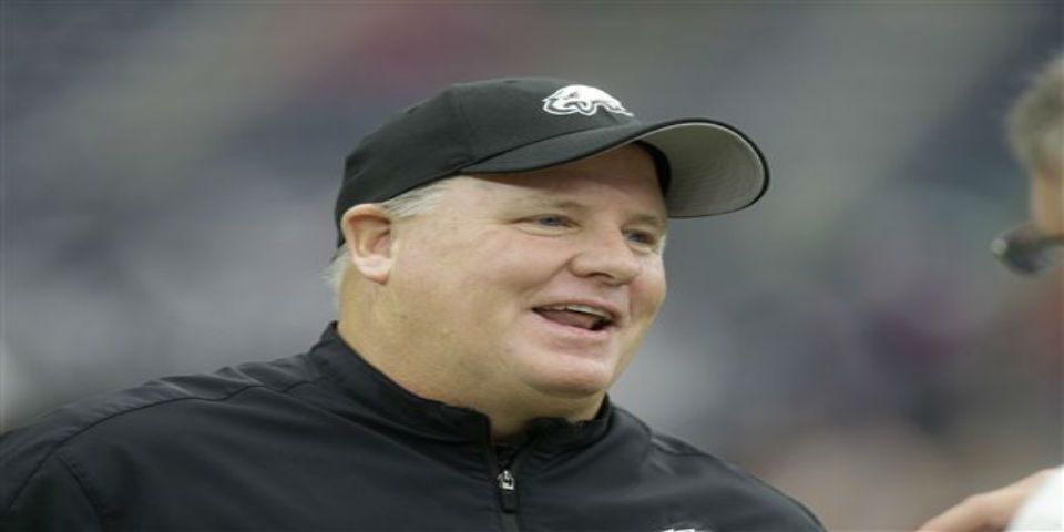 San Francisco contrata a Chip Kelly como entrenador