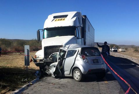 Corresponsal de Grupo Reforma muere en accidente automovilístico