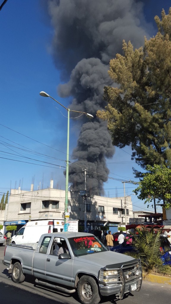 Incendio en fábrica de Iztapalapa - cuauhtemocsanto-576x1024