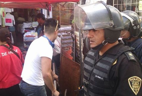 Remiten a 449 ambulantes en el Centro Histórico