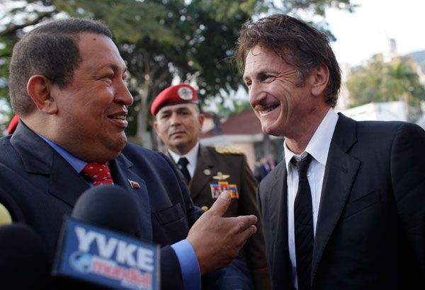 Las polémicas de Sean Penn en América Latina - hugo-chavez-sean-penn