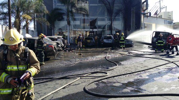 Incendio de pipa en Tonalá deja al menos 15 heridos - incendio-pipa-5