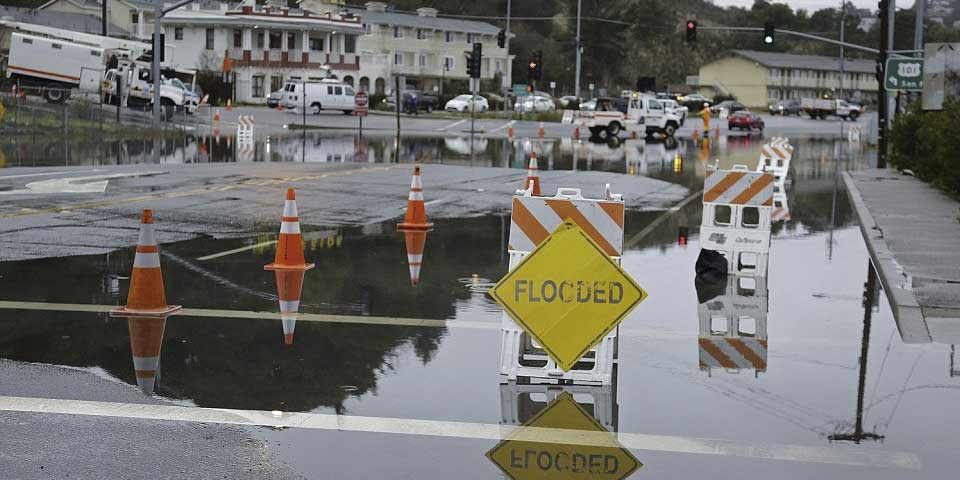 El Niño causa tormentas e inundaciones en California El Niño causa tormentas e inundaciones en California