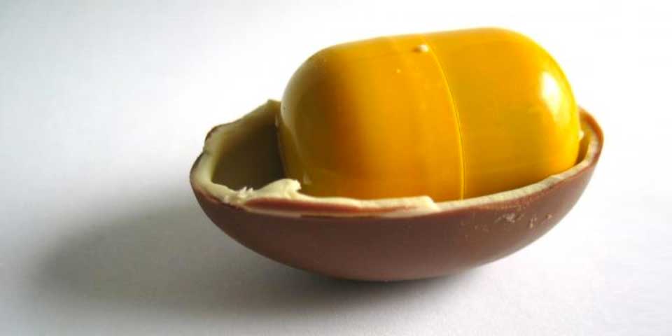 Niña muere asfixiada con juguete de huevo Kinder en Francia