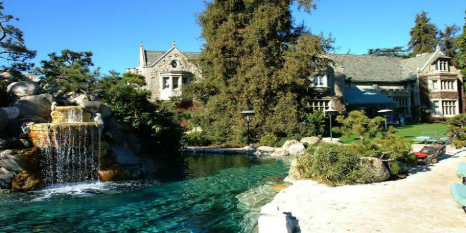 A la venta la mansión de Playboy A la venta la mansión de Playboy