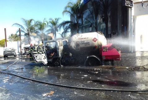 Incendio de pipa en Tonalá deja al menos 15 heridos - pipa-tonala