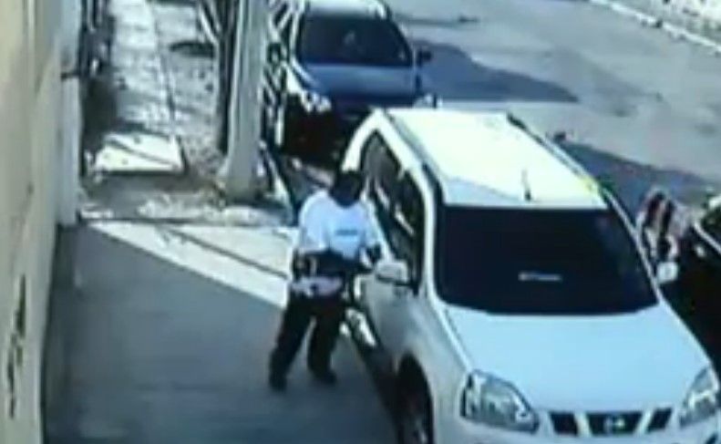 Video: roban espejos en diez segundos