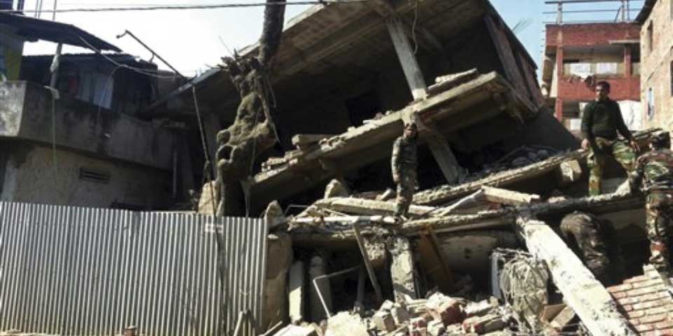 Al menos ocho mueren tras fuerte sismo en India