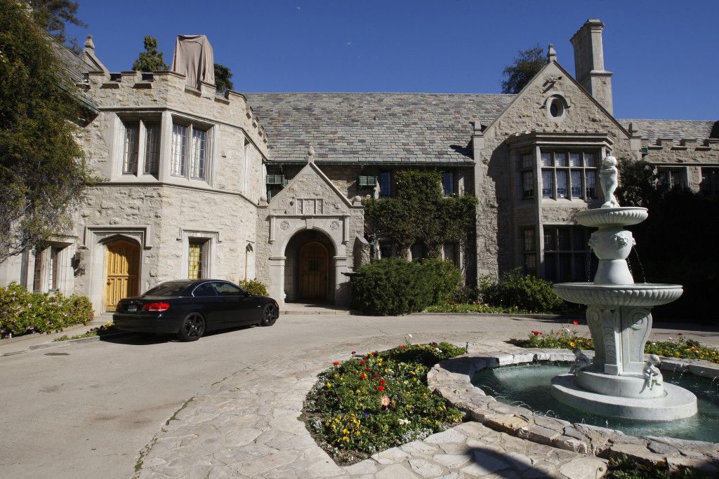 A la venta la mansión de Playboy - the-playboy-mansion-in-los-angeles-1024x683