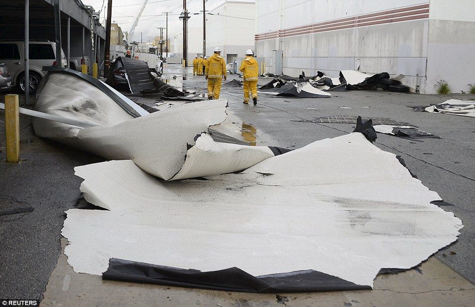 El Niño causa tormentas e inundaciones en California - tornado-vernon-california
