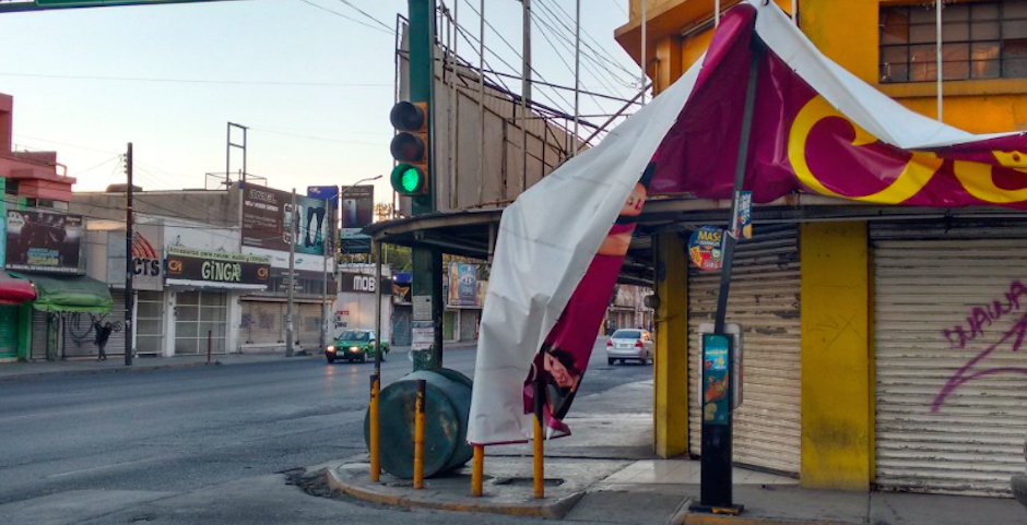 Ventarrón afecta Monterrey