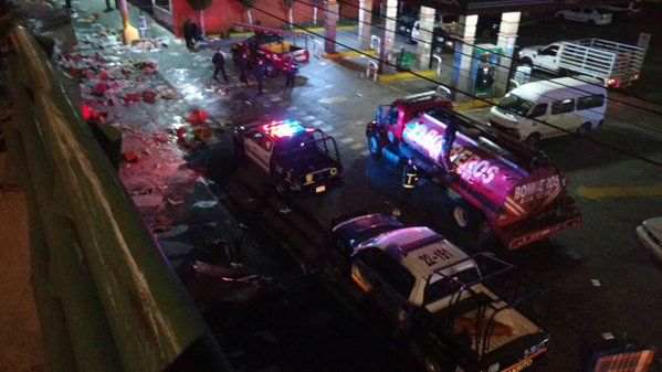 Volcadura de tráiler provoca complicaciones viales en Ecatepec - volcadura-trailer-ecatepec-4