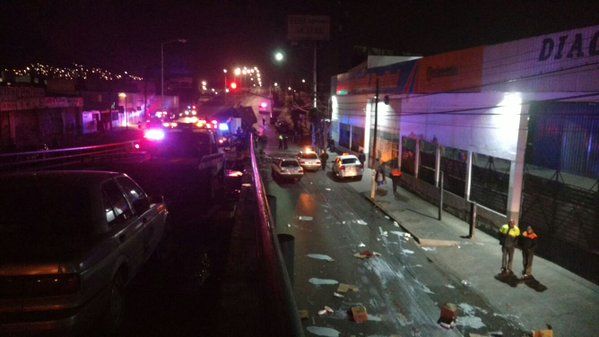 Volcadura de tráiler provoca complicaciones viales en Ecatepec - volcadura-trailer-ecatepec-5