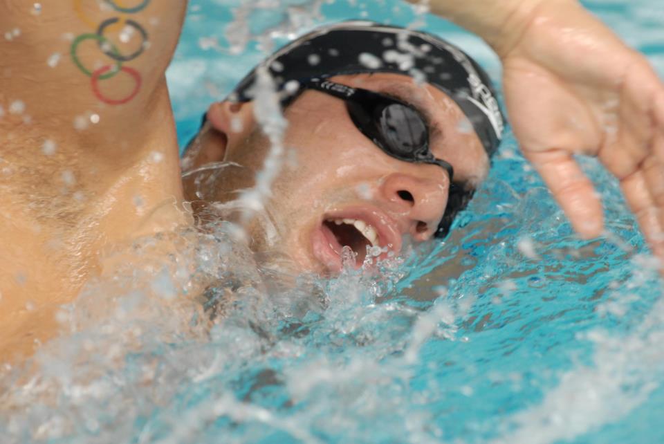 Nadador recauda fondos en internet para ir a Río 2016