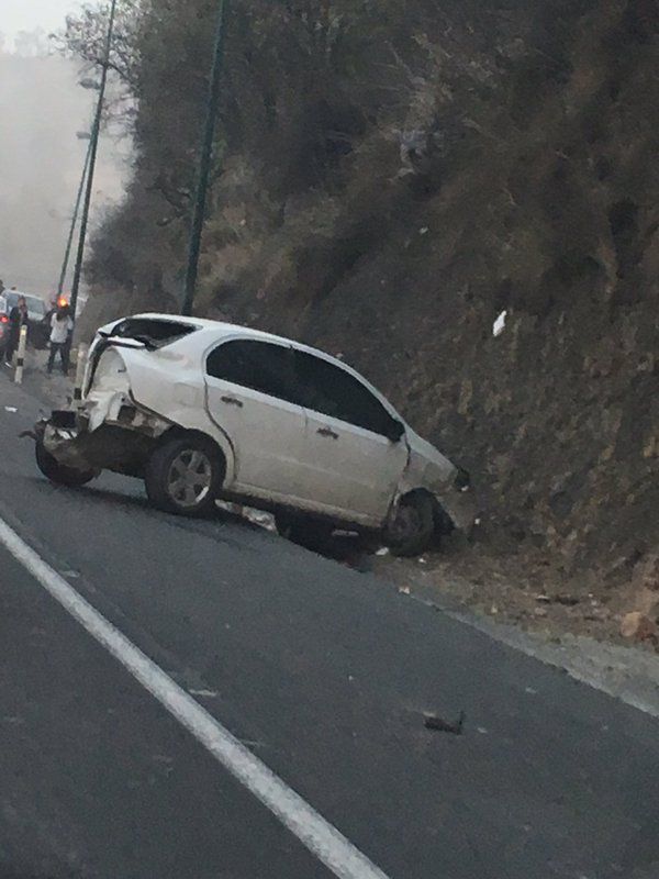 Tráiler se queda sin frenos e impacta a varios autos en Huixquilucan - Accidente-Chamapa-Lechería-2