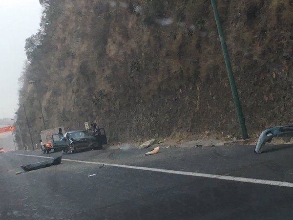 Tráiler se queda sin frenos e impacta a varios autos en Huixquilucan - Accidente-Chamapa-Lechería