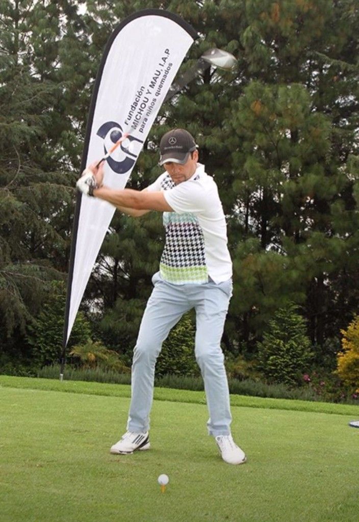 Edgar Farah invita a torneo de golf en favor de la fundación Michou y Mau - Ai4Dd8bGVWkD_M7m-UZciTYZ5o-UNG8Mv4h70yFtcbjb-704x1024