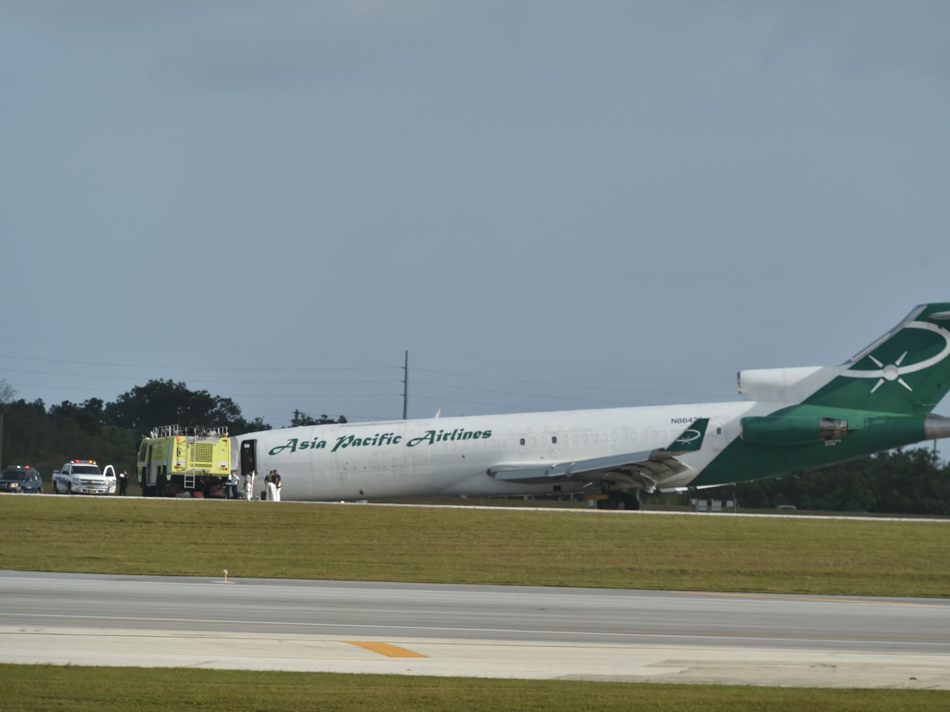 Video: avión realiza aterrizaje forzoso en Guam - Asia-Pacific-Airlines-Pacific-Daily-News3