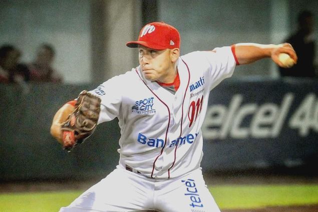 Pitcher mexicano se probara con los Padres de San Diego - CARLOSVAZ