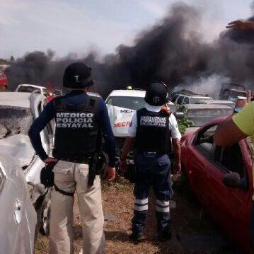 Sofocan incendio en corralón de Veracruz - CaUUoA0UMAA8qiL