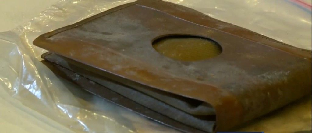 Regresan a su dueño cartera perdida por 71 años - Cartera-Nevada-6-1024x439