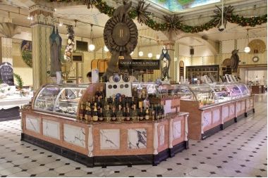 Empleados de la SFP gastan miles de pesos en viáticos - Caviar-House-Oyster-Bar-4