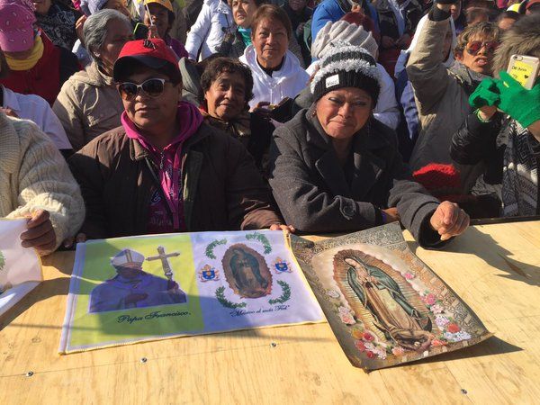 Llegan 300 mil personas a misa del papa en Ecatepec - CbL_kcZVAAAJX6q