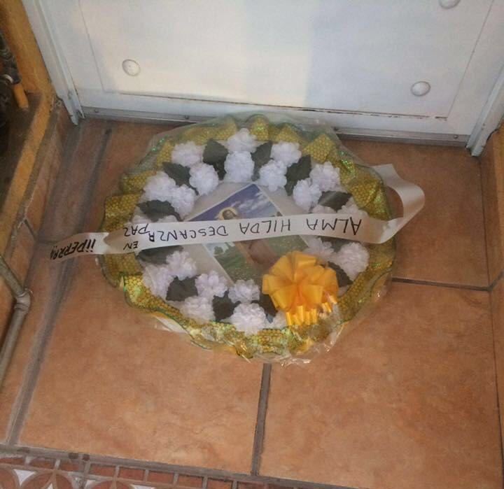 Amenazan a precandidata panista con corona de muertos - CcFyY9JVIAAFSXj