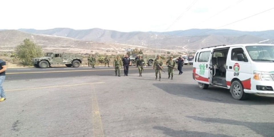 Linchan en Puebla a presunto ladrón y retienen a dos más Linchan en Puebla a presunto ladrón y retienen a dos más