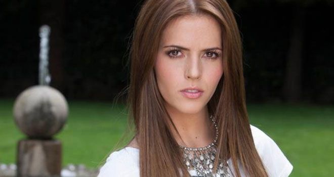 Claudia Álvarez padece influenza, denuncia falta de Tamiflu