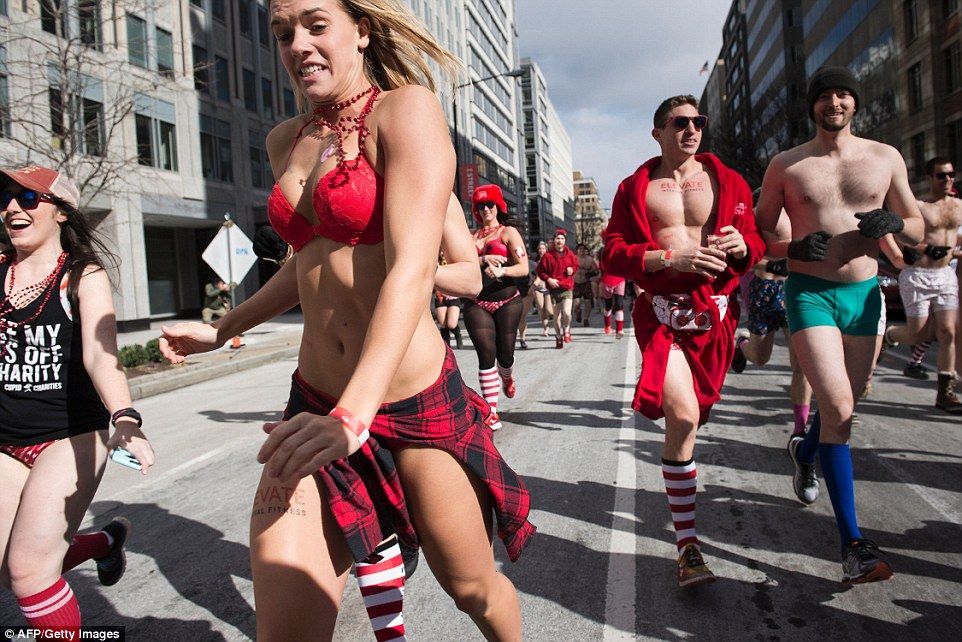 Nueva York vive su 14 de febrero más frío en 100 años - Cupids-Undie-Run-2