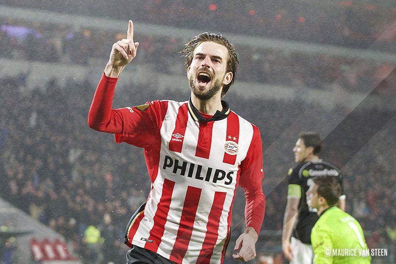 Héctor Moreno juega los 90 en victoria del PSV - Davy-Propper