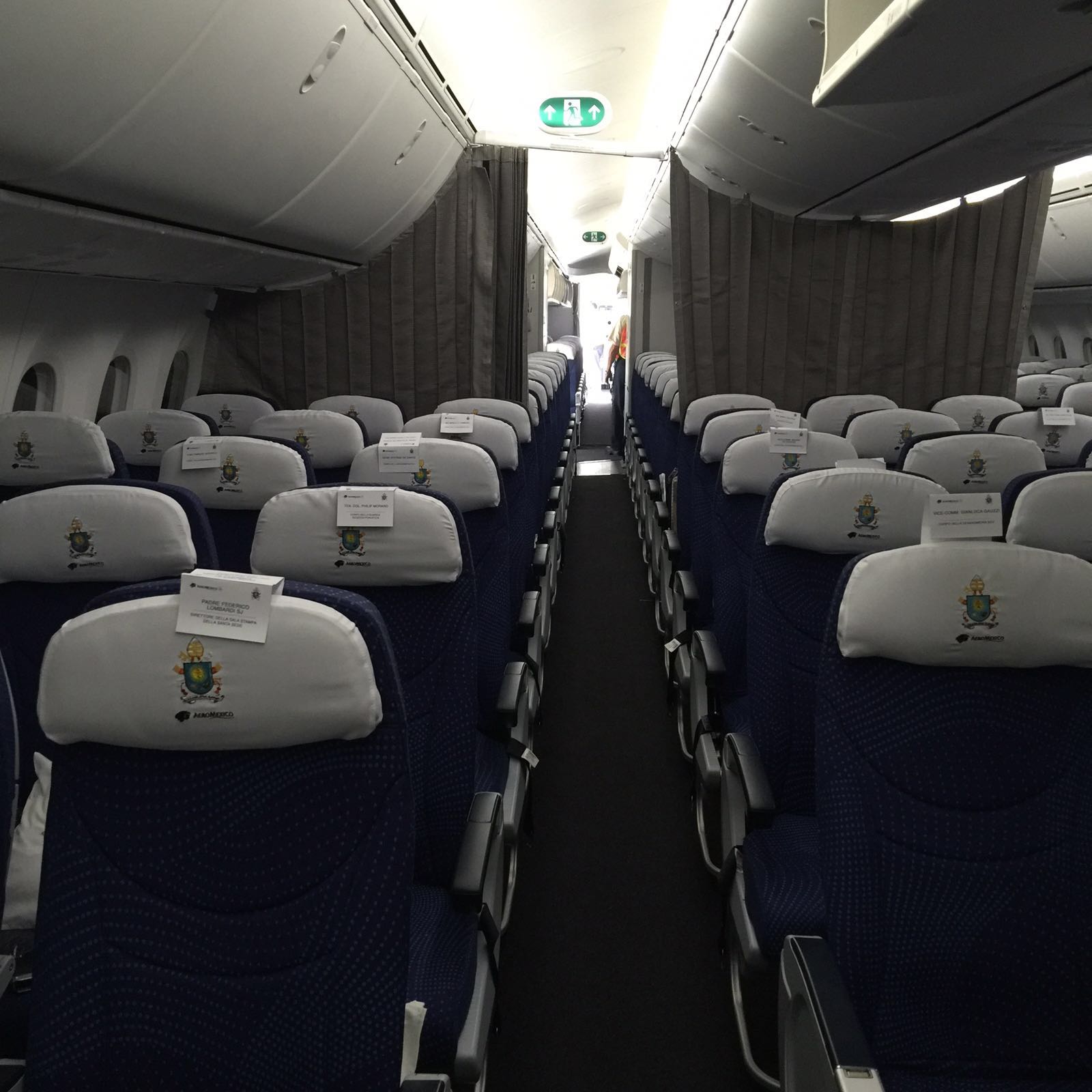 La tripulación que acompañará al papa Francisco a Roma - Dreamliner-Aeromexico-Misionero-de-la-paz2