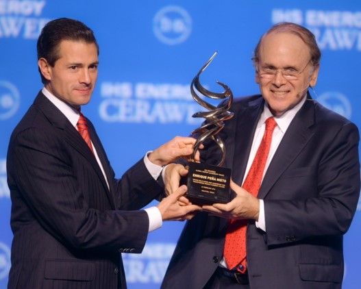 Adelantan apertura del mercado de las gasolinas para abril - EPN-premio-houston-gobmx