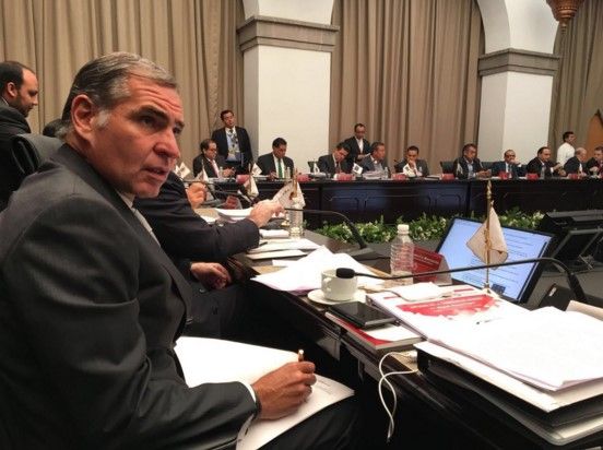 Nombran a Gabino Cué presidente de la CONAGO