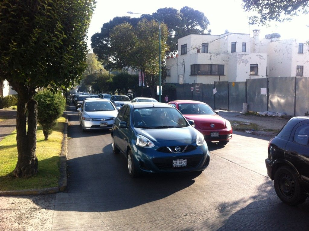 Vuelca camioneta en Lomas Virreyes - IMG_5484-1024x765