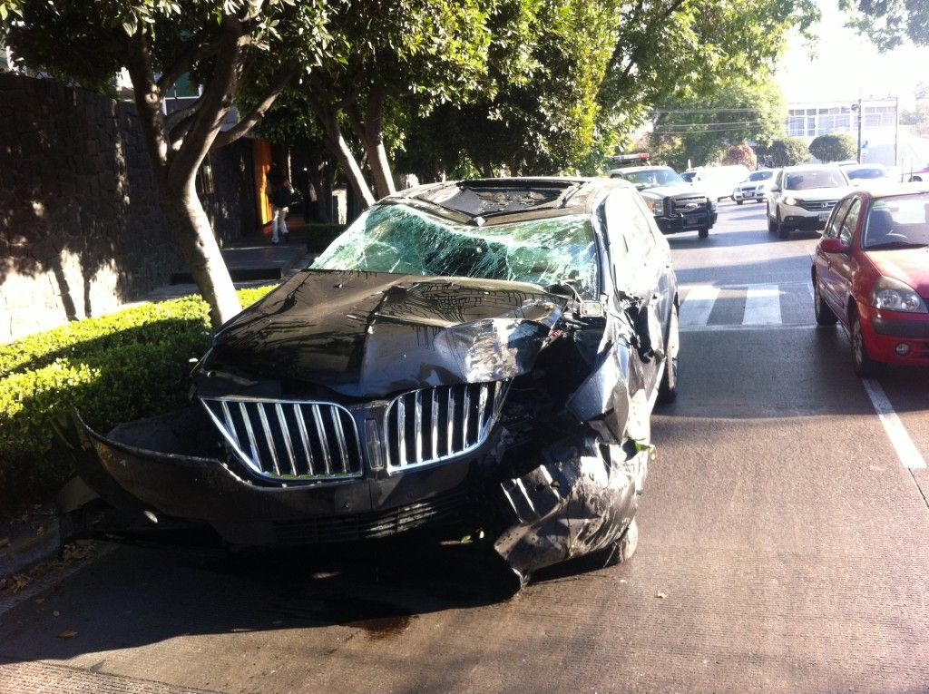 Vuelca camioneta en Lomas Virreyes - IMG_5497-1024x765